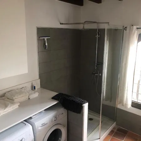 Stadthaus Mitten Im Kuenstlerviertel Von Mit Zwei Apartment *