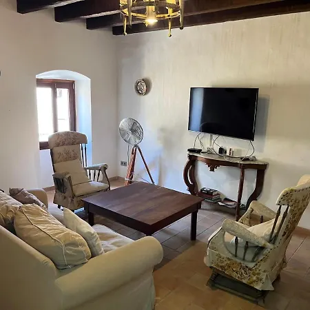 Stadthaus Mitten Im Kuenstlerviertel Von Mit Zwei Apartment *