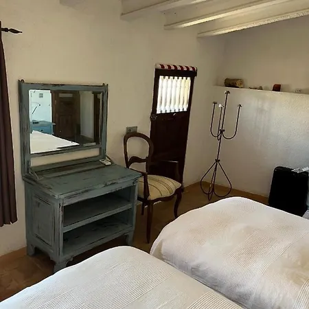 Apartment Stadthaus Mitten Im Kuenstlerviertel Von Mit Zwei