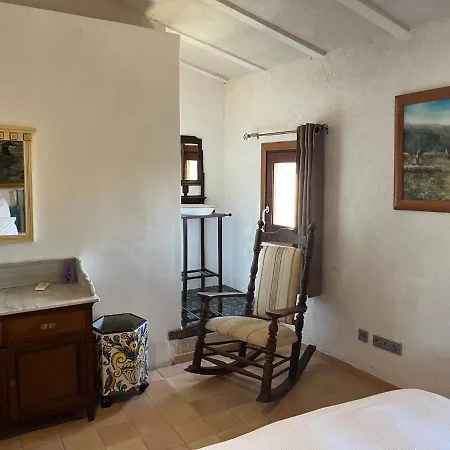 Stadthaus Mitten Im Kuenstlerviertel Von Mit Zwei Apartment Arta