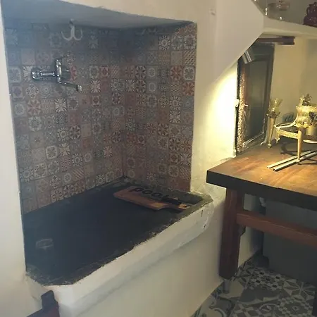 Stadthaus Mitten Im Kuenstlerviertel Von Mit Zwei Arta