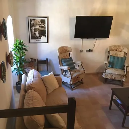 Apartment Stadthaus Mitten Im Kuenstlerviertel Von Mit Zwei *