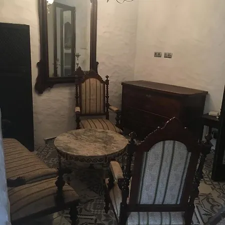 Stadthaus Mitten Im Kuenstlerviertel Von Mit Zwei