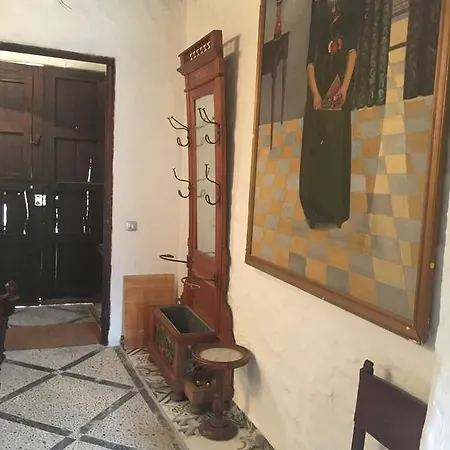 Stadthaus Mitten Im Kuenstlerviertel Von Mit Zwei Apartment *