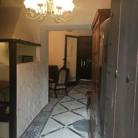 Stadthaus Mitten Im Kuenstlerviertel Von Mit Zwei * Arta