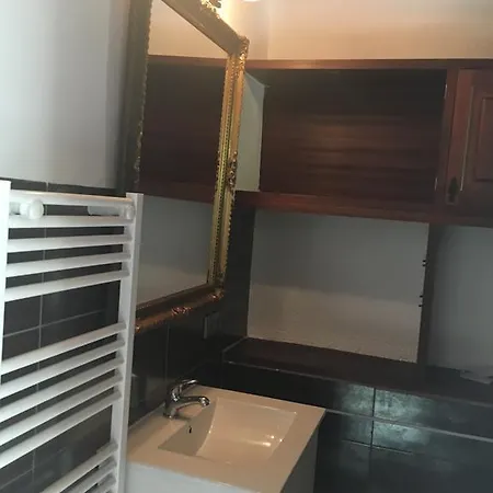 Apartment Stadthaus Mitten Im Kuenstlerviertel Von Mit Zwei Arta