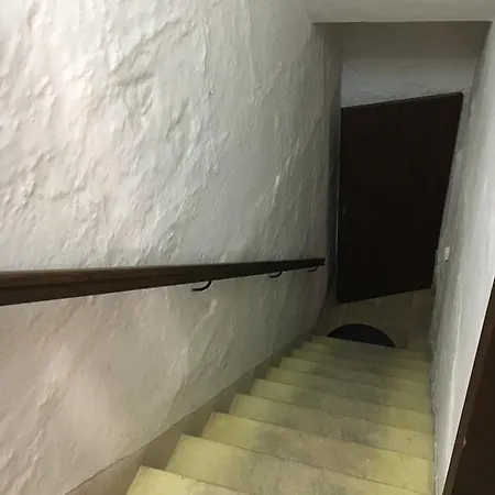 Apartment Stadthaus Mitten Im Kuenstlerviertel Von Mit Zwei