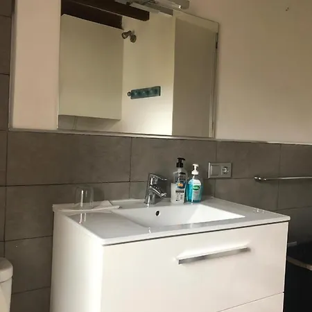 Apartment Stadthaus Mitten Im Kuenstlerviertel Von Mit Zwei *