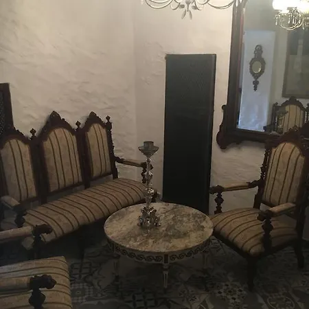 Stadthaus Mitten Im Kuenstlerviertel Von Mit Zwei Apartment